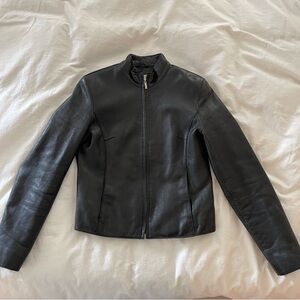 Beautiful Very Lightly Worn Wilson’s Leather Pelle Studio Women’s Jacket.